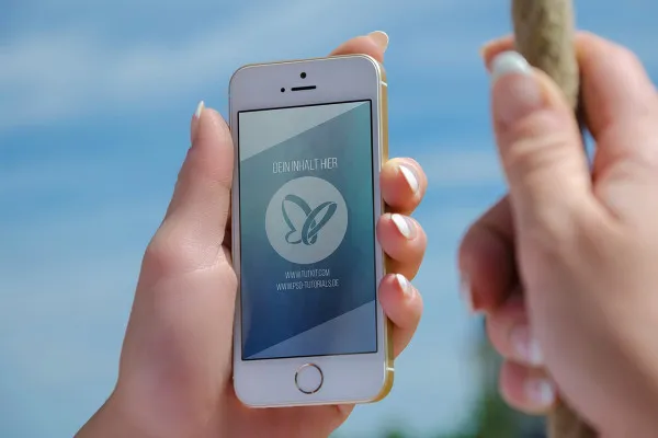 Photoshop-Mockup-Vorlage für ein Smartphone – Version 5