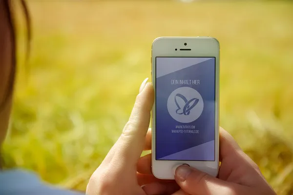 Photoshop-Mockup-Vorlage für ein Smartphone – Version 7