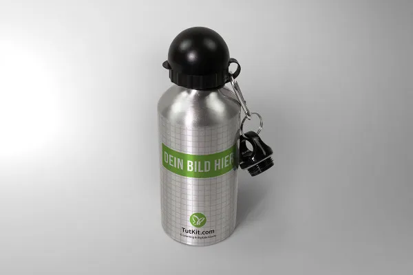 Mockup: metallgraue Sport-Thermosflasche mit angehängtem Verschluss