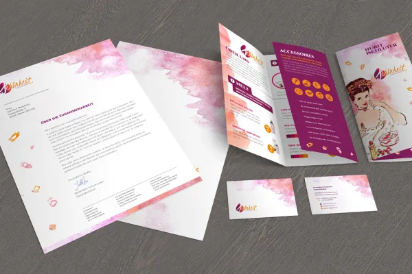 Vorlagen im Corporate Design für den Bereich Wellness und Friseure: Flyer, Briefpapier, Visitenkarten