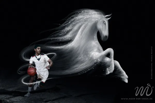 Photoshop-Composing mit einem Basketballer und einem Pferd, das den Sportsgeist darstellt.