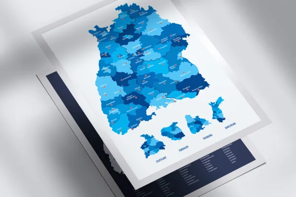 Hartă a landului Baden-Württemberg cu orașe și toate districtele urbane și rurale.