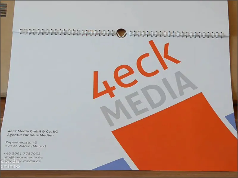 Proiectați și tipăriți un calendar de perete profesional în format DIN-A3.