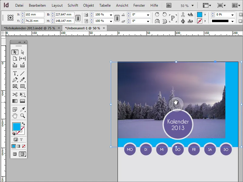 A crea un calendar foto cu copertă folosind Adobe InDesign.