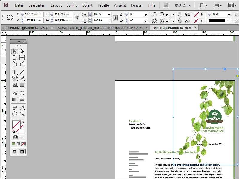 A crea un șablon de hârtie de scris clasic/modern și jucăuș în Adobe InDesign.